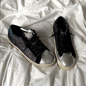 P448 metallic shoes